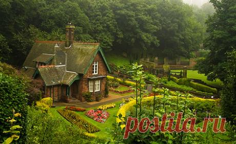 Princes Street Gardens. Edinburgh, Scotland