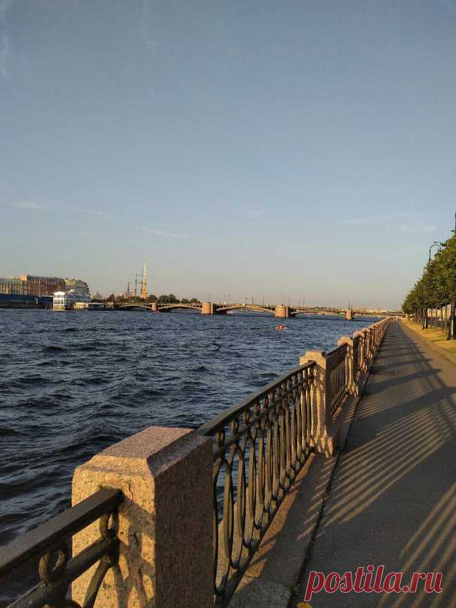 Переехали с Васьки за 2700 рублей в  сутки, на  Литейный — за 4200. Сделали вывод
Мы не любим жить на одном месте, в отпуске можем сменить три или даже четыре гостиницы, смотря на сколько едем. В этот раз ненадолго, поэтому обошлись двумя — переехали с Васильевского острова (в народе Васька) на Литейный проспект. Расскажу плюсы и минусы, и захотим ли мы вернуться в эти гостиницы ещё раз. Статья написана Ларой […]
Читай дальше на сайте. Жми подробнее ➡