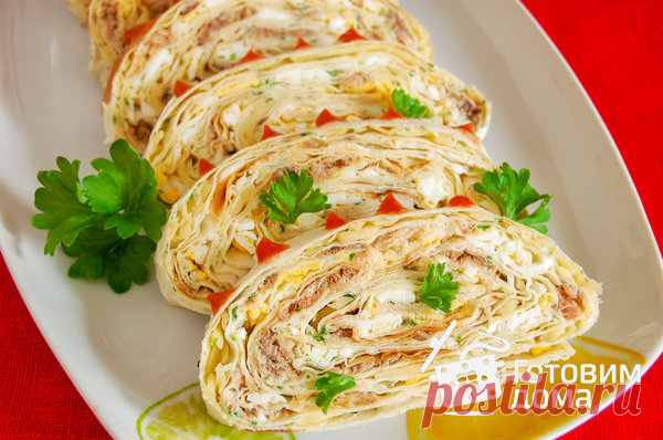 ЗАКУСКА ИЗ ЛАВАША С СЫРОМ, ЧЕСНОКОМ И РЫБНЫМИ КОНСЕРВАМИ