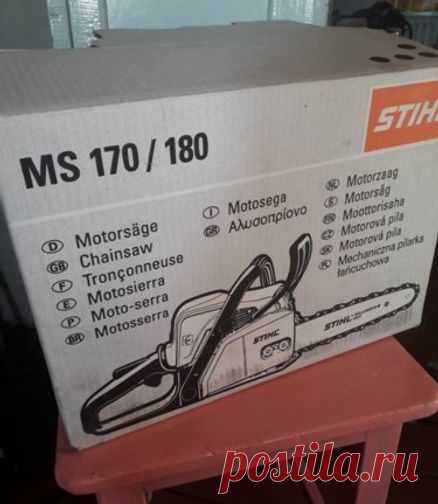 Мой опыт использования бензопила STIHL MS 180
Почему я выбрал бензопилу
На даче мне регулярно приходится приводить в порядок деревья и заготавливать дрова на зиму для печи. Раньше я пользовался соседской электрической бензопилой Makita UC4041A. Подробнее отзыв на сайте Мой огород