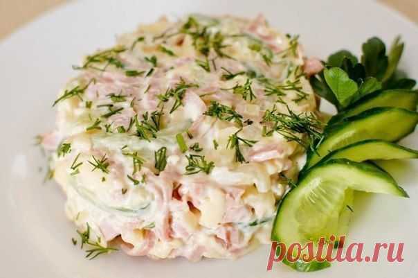 Как приготовить вкусный салат с ветчиной и сыром - рецепт, ингридиенты и фотографии