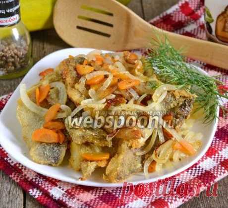 Минтай жареный с луком и морковью