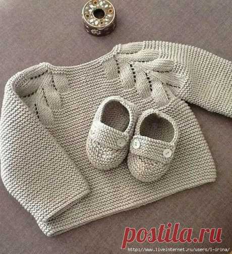 Белая кофточка для малыша
