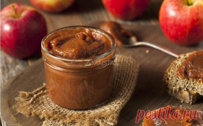 Naminis obuolių sviestas žiemai Obuolių sviestas man buvo tikras atradimas! Jei šio skanėsto Jūs dar neatradote, mielai kviečiu išbandyti! Obuolių sviestas tai labai tirštą, šiek tiek obuolių sūrį primenanti obuolienė. Sviestas labai švelnios, tepamos konsistencijos ir jį puikiai tinka teptis ant baltos duonos ar