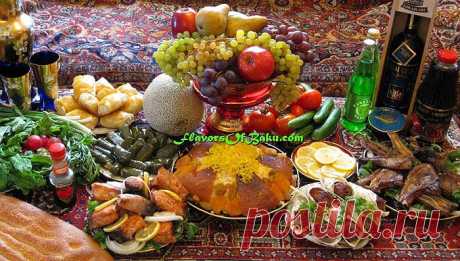 Азербайджанские блюда - Flavors of Baku АЗЕРБАЙДЖАНСКАЯ КУХНЯ Азербайджан – древняя страна, с изумительно красивой и разнообразной природой, гостеприимным народом, самобытной культурой и многовековыми традициями. Азербайджанская кухня одна из самых интересных на Востоке, и заслужено пользуется широкой известностью благодаря своей оригинальности и неповторимости. Классическая азербайджанская трапеза, как правило, длится достаточно долго – около 3-4 часов и всегда начинается...
