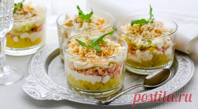 Слоеный салат с копченой горбушей