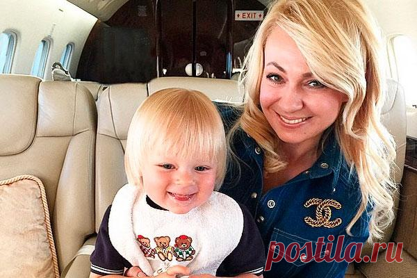 Яна Рудковская показала успехи 4-летнего сына: Саша сольно дебютировал на льду