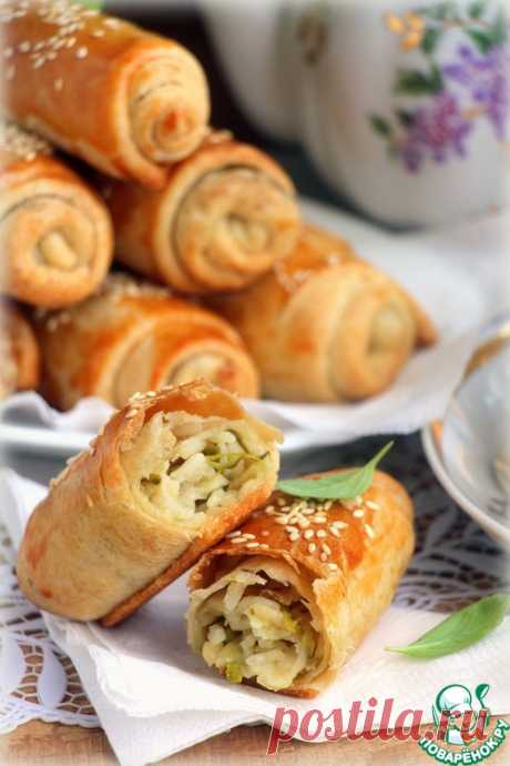 Пирожки Вэрзэре с солеными огурцами и рисом - кулинарный рецепт
Тесто
Масло растительное — 1/2 стак.
Рассол — 1/2 стак.
Мука пшеничная — 2 стак.
Начинка
*********
если нет рассола: 
масло раст. 0,5 стак.
вода- 0,5 стак.
соль - щепотка
мука - 2 стак.