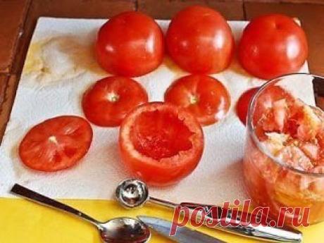 Помидоры фаршированные курицей
Помидоры, фаршированные курицей – это идеальное сочетание ингредиентов которые, дополняя друг друга, превращаются в великолепное, почти совершенное горячее блюдо или в смачную умопомрачительно божественную закуску!
Время приготовления: 40 мин
Порций: 4
Сложность блюда: 3_из_5
Ингредиенты:
Помидоры — 4 штуки (крупные)
Курица (грудка) — 1–2 штуки
Майонез — по вкусу
Сыр твердый — 100 грамм или по вкусу
Соль — по вкусу
Перец черный молотый — по в...