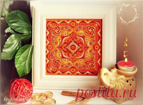 Дизайн для вышивки "Сокровища Агры". Размер 56 на 56 стежков. 7 цветов мулине (в том числе 4 вида мулине-мультиколор), 8 цветов бисера. Схема с подробной инструкцией и ключом. Цена 280 рублей.