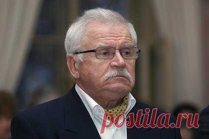 Актер Никоненко рассказал о жизни Никиты Михалкова в его коммуналке. Актер и режиссер Сергей Никоненко рассказал, что в его коммунальной квартире одно время жил режиссер, председатель Союза кинематографистов России Никита Михалков, а также ночевал режиссер и писатель Василий Шукшин. Коммуналка, где Никоненко жил со своей семьей, находилась в центре Москвы — на Арбате.