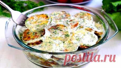 Мировая Закуска из КАБАЧКОВ!Жареные кабачки с обалденным соусом Продукты:кабачки 3 шт.растительное масло для обжариваниясоль по вкусумука крахмал ( по желанию)кефир 50 -70 гмайонез 3-4 ст.чеснок 2-4 зуб.укропсоль,перец по вкусу