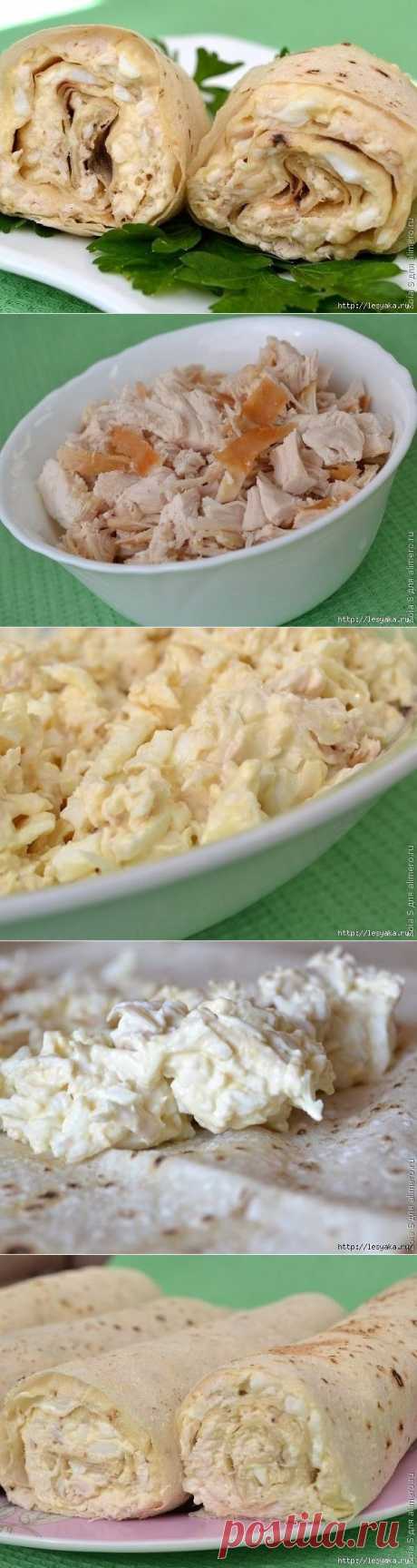 Рулеты из лаваша с курицей и плавленым сырком