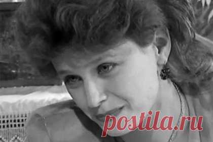 В 53 года умерла актриса из сериала «На углу у Патриарших» и «Деффчонки». На 54-м году жизни скончалась актриса, известная по ролям в сериалах «Деффчонки» и «Ландыш серебристый 2», Дарья Гончарова. Причина смерти артистки не раскрывается. Прощание с ней состоится 1 марта в Звенигороде в Соборе Вознесения Господня. Дарья Гончарова — мать актрисы Таисии Вилковой.