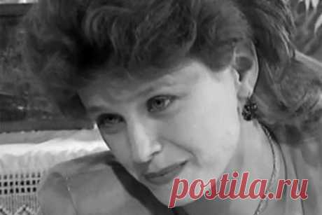 В 53 года умерла актриса из сериала «На углу у Патриарших» и «Деффчонки». На 54-м году жизни скончалась актриса, известная по ролям в сериалах «Деффчонки» и «Ландыш серебристый 2», Дарья Гончарова. Причина смерти артистки не раскрывается. Прощание с ней состоится 1 марта в Звенигороде в Соборе Вознесения Господня. Дарья Гончарова — мать актрисы Таисии Вилковой.