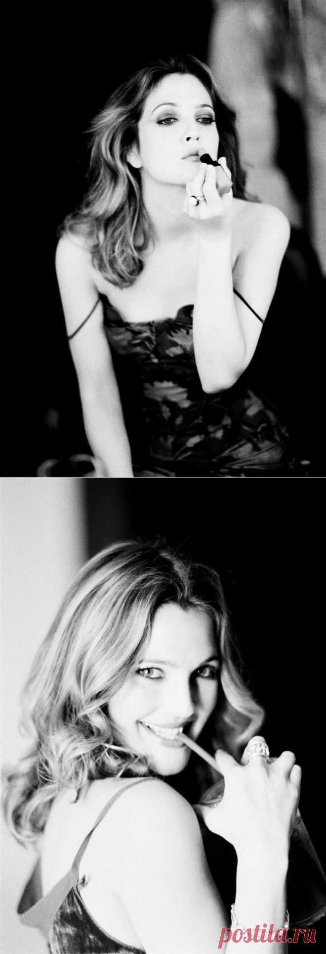 Дрю Бэрримор (Drew Barrymore) в фотосессии Эллен фон Унверт (Ellen von Unwerth).
