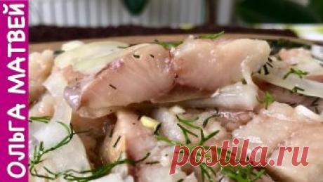 Как Приготовить Селедку за 3 Часа, Будет Вкусно!!! | Homemade Salted Herring in Three Hours Вкусная селедка, с пюре это наверно самый вкусный ужин. Мы не выдержали и слопали селедку, которую не успели доснять, пришлось делать другую, чтоб доснять ви...
