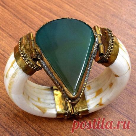 Ethnic Tribal Bone Bracelet #afghanjewelry #kuchijewelry #tribaljewelry #ethnicjewelry #etsyjewelry #gypsyjewelry #bohojewelry #boho #bohowear #bohogirl #boheme #bohochic #bohostyle #bohofashion #bohojewelry #gypsy #gypsysoul #gypsyfashion #gypsygirl #tr | Flickr - Photo Sharing!