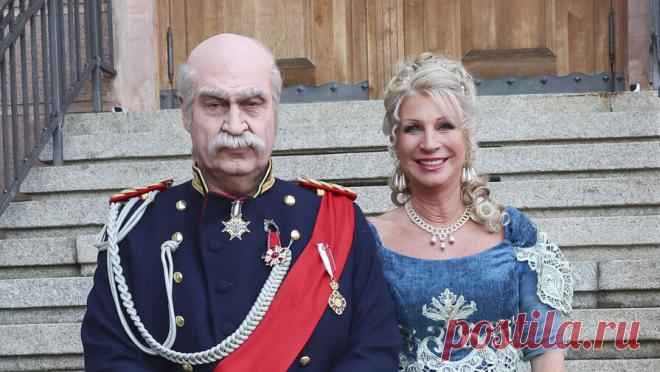 Премьер-министр Баварии Зедер переоделся в Бисмарка. Премьер-министр Баварии Маркус Зедер появился на Франконском карнавале в образе "железного канцлера" Отто фон Бисмарка, основавшего Германскую империю в 1871 году. Об этом сообщает Bild. Обозреватели издания Флориан Кайн и ...