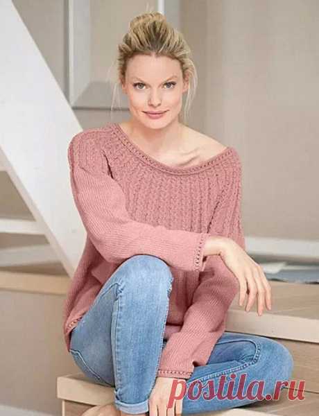 Джемпер с круглой кокеткой спицами. Дизайн: Iselin Hafseld Основное полотно джемпера выполнено лицевой гладью, круглая кокетка – узором из мелких кос.По вырезу горловины, низу джемпера и рукавов идет отделочная полоса довольно простым ажурным узором «мережка» вместо традиционной резинки.Джемпер выполнен из хлопка с альпакой.◇ Размеры: XS / S / M...