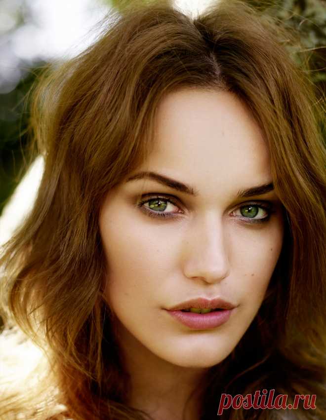 Каролина Ваз (Karolina Waz) в фотосессии Давида Васильевича (David Vasiljevic) для журнала ELLE UK (ноябрь 2014)