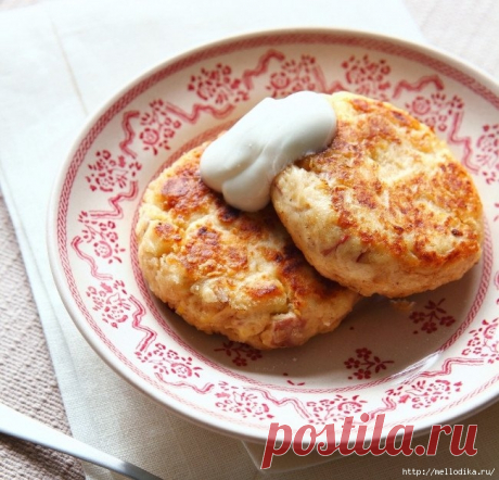 Янтарные сырники с яблоком и корицей