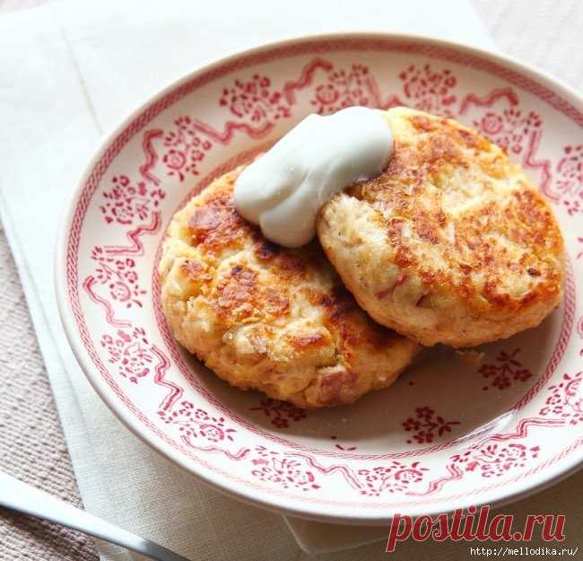 Янтарные сырники с яблоком и корицей