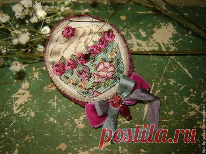 Купить ФРАНЦУЗСКАЯ КОНДИТЕРСКАЯ - вышитая брошь, броши, винтажные украшения, текстильные украшения