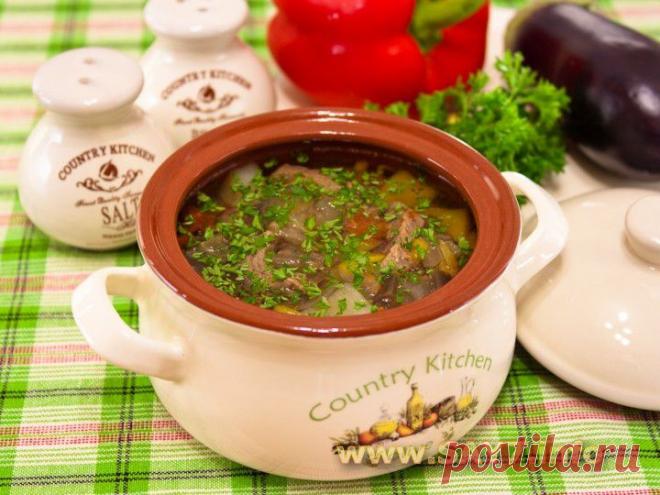 Суп в горшочке с говядиной и овощами