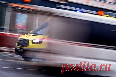 Строитель из российского города погиб при устройстве на работу. Строитель из Красноярска погиб на стройке при устройстве на работу. Мужчина пришел на объект, где мастер участка попросил его подождать начала собеседования рядом со строительным вагончиком. Россиянин решил осмотреть территорию, а когда оказался под кирпичной стеной, конструкция обрушилась на него.