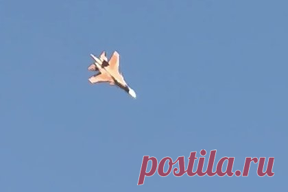 В России заметили Су-34 в необычной окраске
