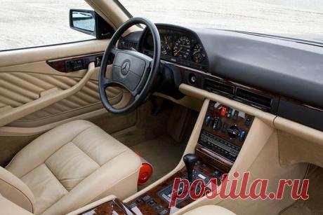 Роскошные интерьеры автомобилей 80-х (18 фото) | Чёрт побери Вспоминая об автомобилях 80-х годов, мы часто считаем их устаревшими, ведь с тех пор минуло уже 30 и более лет. Как бы там ни было но некоторые машины того времени могли похвастаться весьма завидным интерьером и опциями, которые даже сейчас можно встретить не на всех современных автомобилях. Давайте поближе познакомимся с салонами машин тех лет, чтобы узнать, чем они обладали. Германия В Германии роскошь всегда б...
