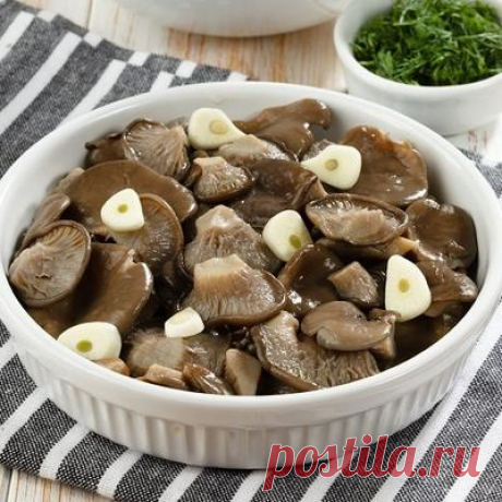 Соленые вешенки с чесноком