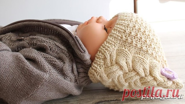Шапка из прямоугольника спицами
Описание: http://prjaga.ru/vyazanie-dlya-detej/shapka-sharfik-beret/shapka-iz-pryamougolnika-spicami