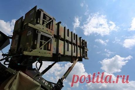 США попросили Польшу передать Patriot Украине в обмен на Iron Dome. США просят Польшу передать часть имеющихся у нее зенитно-ракетных комплексов Patriot Украине в обмен на поставку Вашингтоном Варшаве систем ПВО-ПРО Iron Dome. «Польша может развернуть свои системы Patriot на Украине, где мы уже развернули системы Patriot», — отметил источник.
