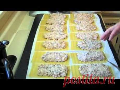 Recipe - https://amandascookin.com/2011/11/lasagna-roll-ups.html