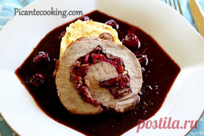 Рулет зі свинини з вишнями | Picantecooking