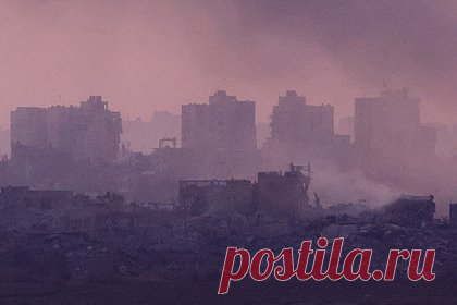 Израиль согласился поставить топливо в Газу. Израильские власти дали согласие на ограниченную поставку топлива в сектор Газа, чтобы предотвратить там распространение эпидемий, заявил глава Совета национальной безопасности (СНБ) Израиля Цахи Ханегби. Он добавил, что Израиль не сможет «продолжать борьбу в условиях гуманитарного кризиса и протестов во всем мире».