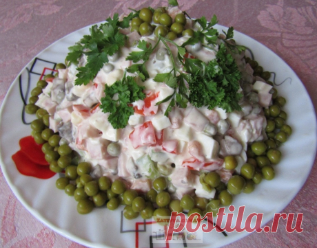 Салат с ветчиной, яйцами и овощами Для любителей овощей и мясных колбас предлагаю легкий и вкусный салат с ветчиной, яйцами и овощами. Быстрый в приготовлении и яркий салат, подойдет как для повседневного салата, так и для праздничного…