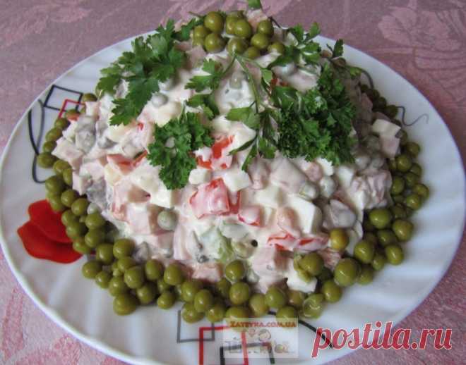 Салат с ветчиной, яйцами и овощами Для любителей овощей и мясных колбас предлагаю легкий и вкусный салат с ветчиной, яйцами и овощами. Быстрый в приготовлении и яркий салат, подойдет как для повседневного салата, так и для праздничного…