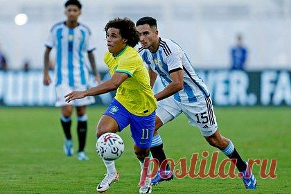 Сборная Бразилии по футболу пропустит Олимпийские игры-2024. Сборная Бразилии по футболу пропустит Олимпийские игры-2024 в Париже. Бразилия проиграла Аргентине в матче финальной стадии квалификационного турнира в Южной Америке. Чемпионы Игр 2016 и 2021 годов оказались на третьей строке в турнирной таблице и не смогла пройти квалификацию.