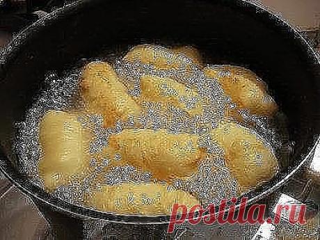 Казахские баурсаки.! ТЕ САМЫЕ -НАСТОЯЩИЕ !

500 мл. молока
2 ст. л. сметаны
30 гр. сливочного масла
200 мл. подсолнечного масла
2 ст. л. сахара
1 ч. л. соли
10 гр. дрожжей
1 кг. муки

Описание

Очень вкусные, сытные, пышные баурсаки - ни один дастархан у казахов не обходится без них.
Причём у каждой хозяйки свой фирменный рецепт.

Способ приготовления

1.В стакан наливаем 1/3 воды, добавить немного сахара, добавить дрожжи, накрыть блюдцем. Дрожжи должны подняться шапкой.

...