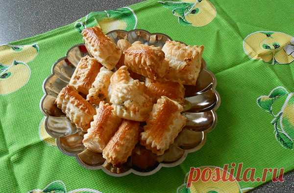 Сырные слойки с чесноком и зеленью к бульону - I-BABUSHKA