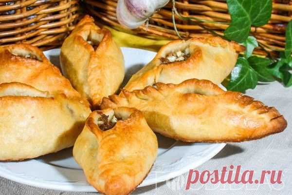 Расстегаи с мясом.