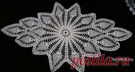 Салфетка с ананасами крючком. Работа Татьяны Разумовской