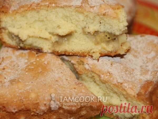 Проверенный фото рецепт приготовления вкусной шарлотки с банановой основой, шаг за шагом.