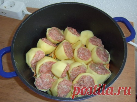 Фаршированный картофель в духовке. 5 способов Блюда из картофеля просто не могут надоесть, ведь есть множество вариантов их приготовления. Мы подготовили для вас лучшие рецепты фаршированной картошки.

Картошка, фаршированная мясом...