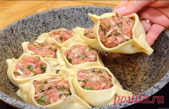 ПОТРЯСАЮЩЕЕ ГОРЯЧЕЕ БЛЮДО НА СКОВОРОДЕ Интересное, вкусное, сочное горячее блюдо! Прекрасный обед для всей семьи. Попробуйте.