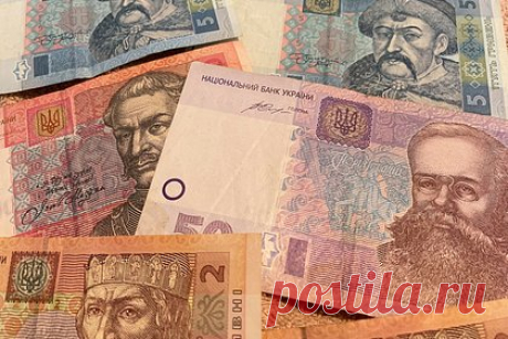 Мэр Тернополя выписывал себе премии до 250 процентов от оклада. Мэр украинского Тернополя Сергей Надал более года выписывал себе премии, достигавшие 250 процентов от оклада. Об этом сообщило Национальное агентство по предотвращению коррупции (НАПК) Украины. Кроме того, он предоставлял себе материальную помощь и продолжил премироваться во время специальной военной операции.