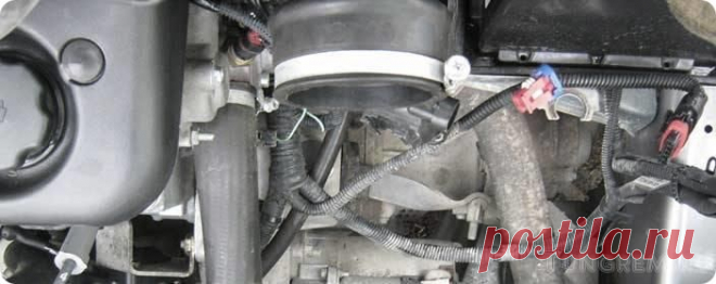 Замена вентилятора охлаждения радиатора Lada Kalina
Для того чтобы приступить к началу выполнения работ нужно подготовить следующий инструмент: головка на 10 с трещоткой или воротком, ключ на 8,отвёртка крестовая, плоскогубцы.